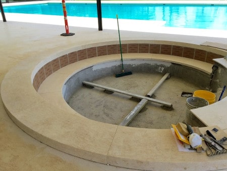 Sunken limestone bar constructions